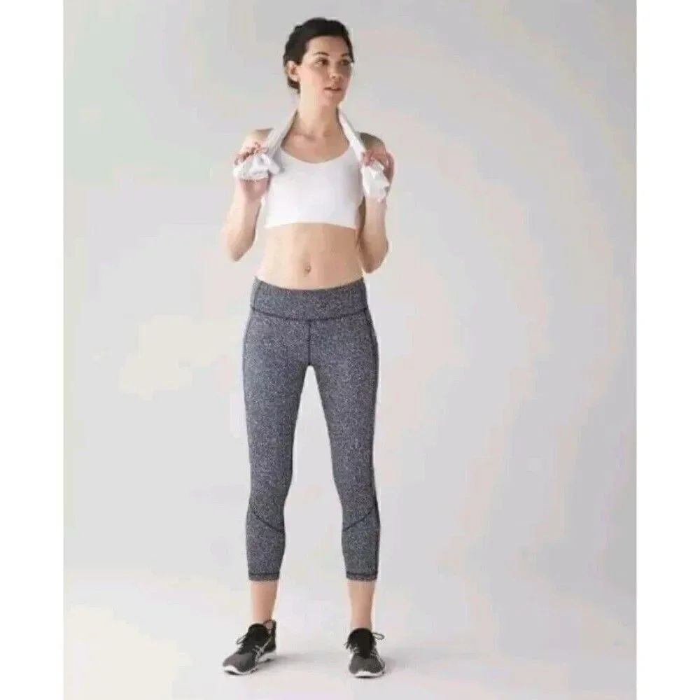 Lululemon Pace Rival Crop Freckle Flower Black White Leggings Size 2